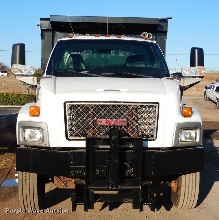 image for item GE9237 2004 GMC C7500 dump truck