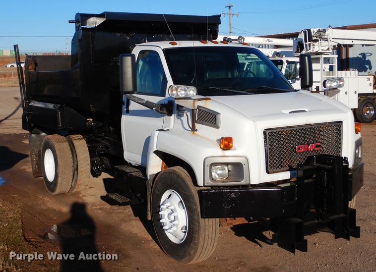 image for item GE9237 2004 GMC C7500 dump truck