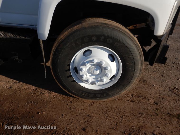 image for item GE9237 2004 GMC C7500 dump truck