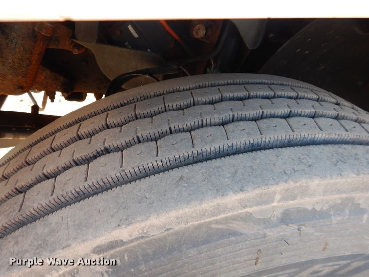 image for item GE9237 2004 GMC C7500 dump truck