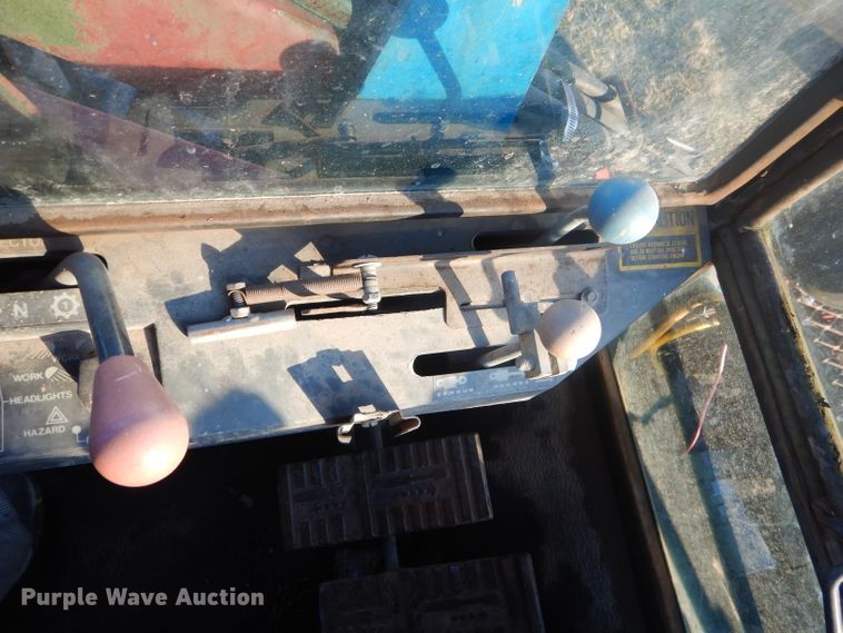 image for item GG9657 Ford 276 Versatile bi-directional 4WD tractor