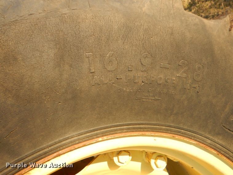 image for item GG9657 Ford 276 Versatile bi-directional 4WD tractor