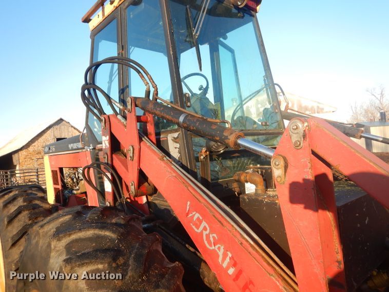 image for item GG9657 Ford 276 Versatile bi-directional 4WD tractor