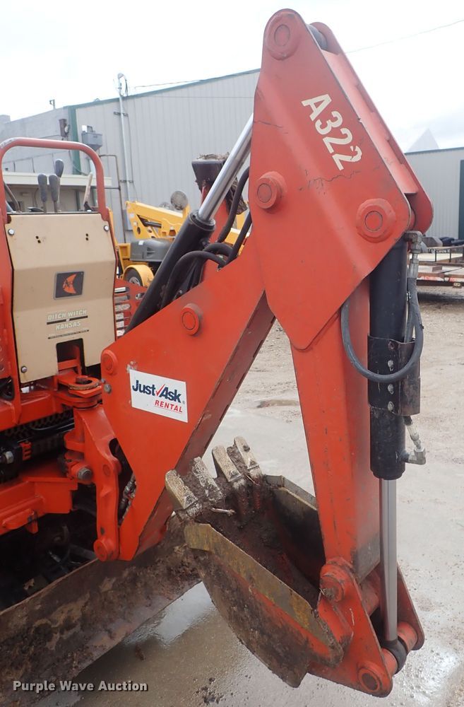 image for item GN9621 2006 Ditch Witch RT40 trencher