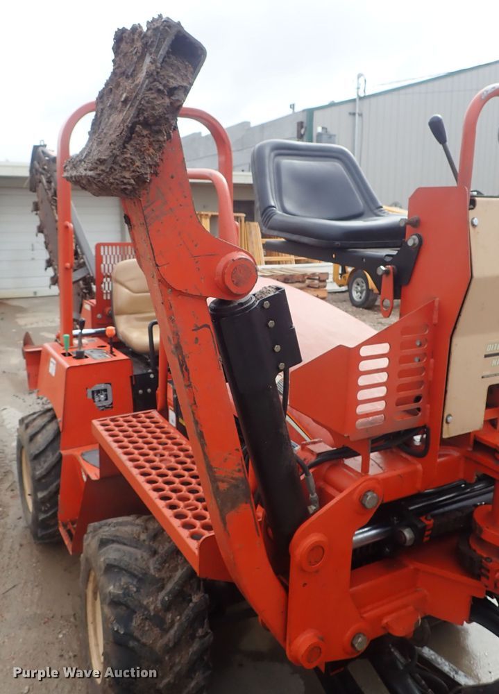 image for item GN9621 2006 Ditch Witch RT40 trencher