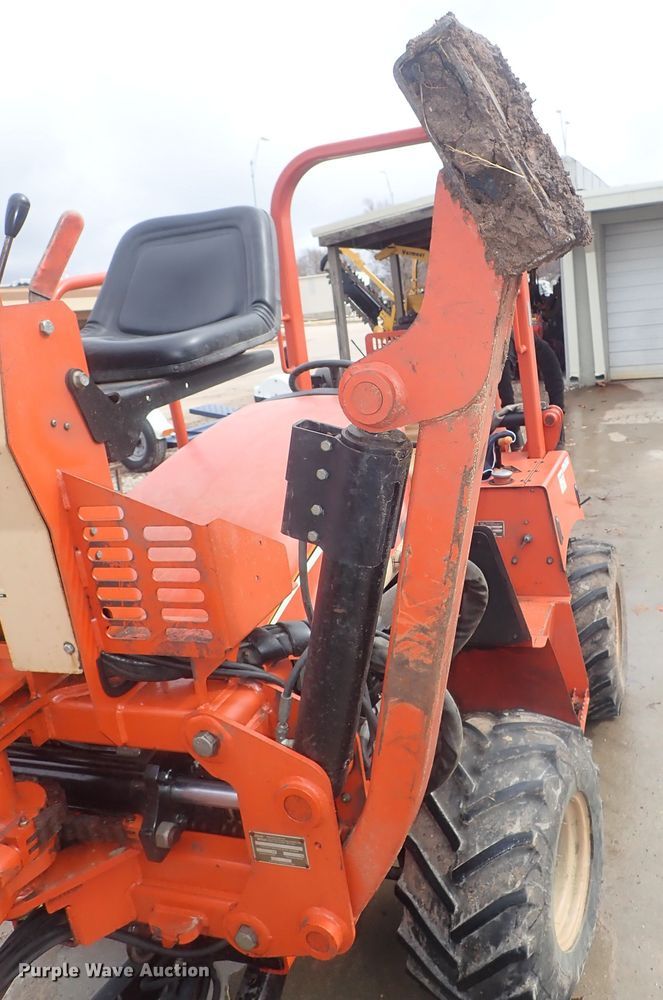 image for item GN9621 2006 Ditch Witch RT40 trencher