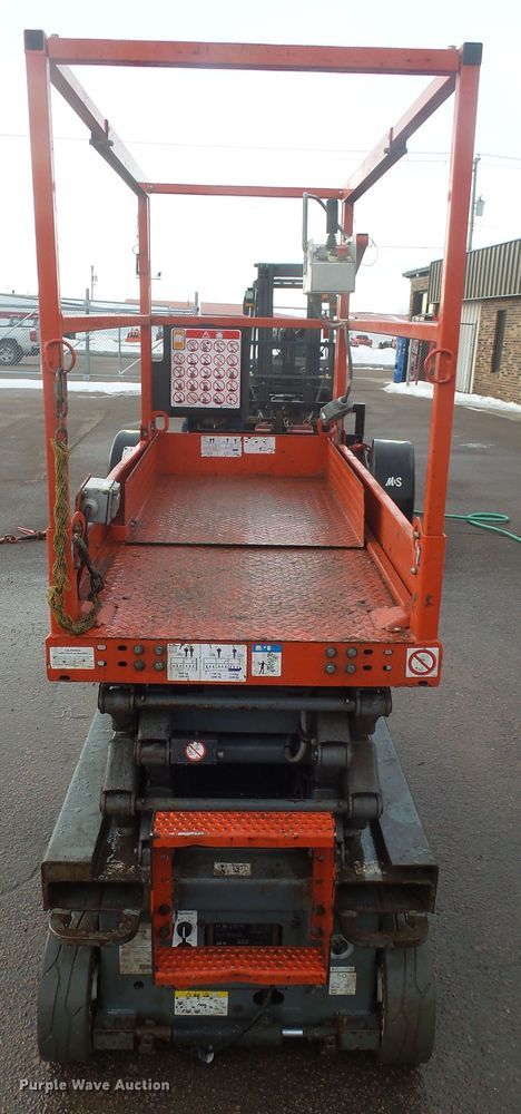 image for item GV9753 2018 Sky Jack SJIII 3219 scissor lift
