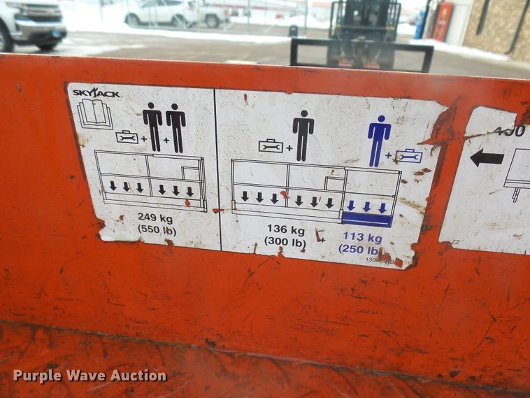 image for item GV9753 2018 Sky Jack SJIII 3219 scissor lift