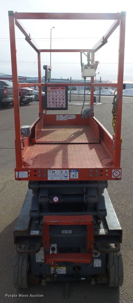 image for item GV9754 2018 Sky Jack SJIII 3219 scissor lift