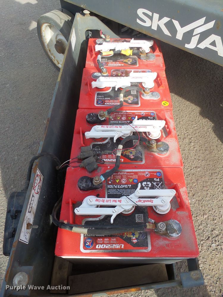 image for item GV9754 2018 Sky Jack SJIII 3219 scissor lift