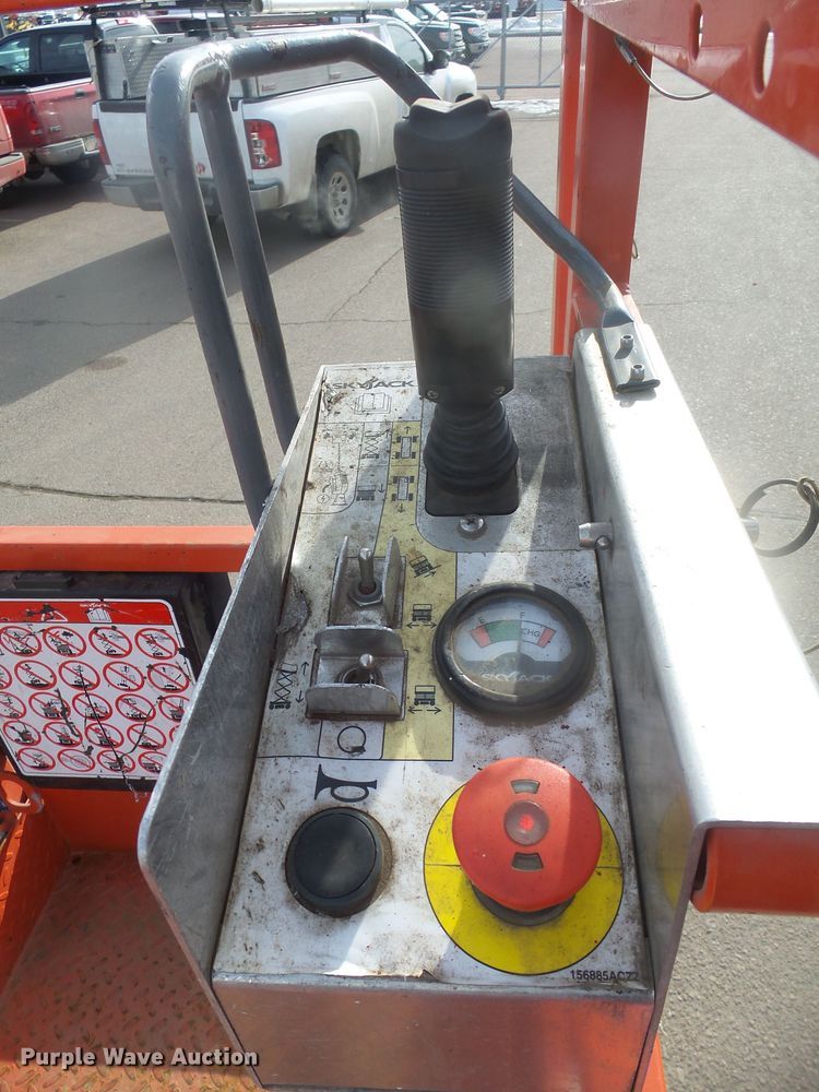 image for item GV9754 2018 Sky Jack SJIII 3219 scissor lift