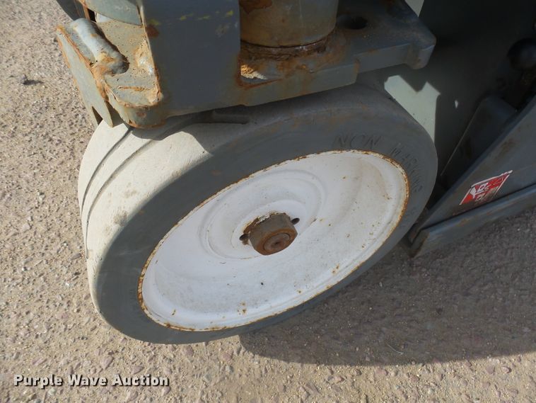 image for item GV9754 2018 Sky Jack SJIII 3219 scissor lift