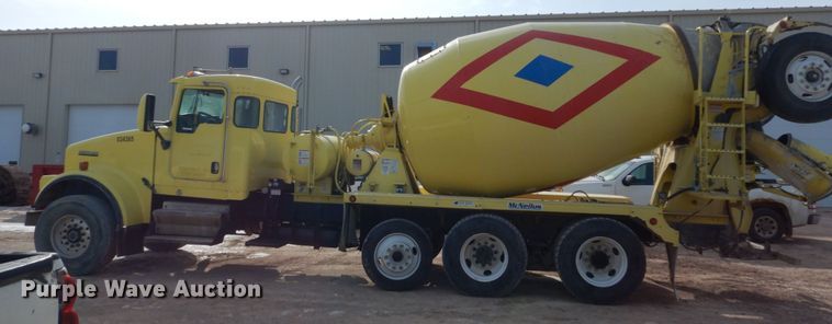 image for item GW9468 2004 Kenworth W900 ready mix truck