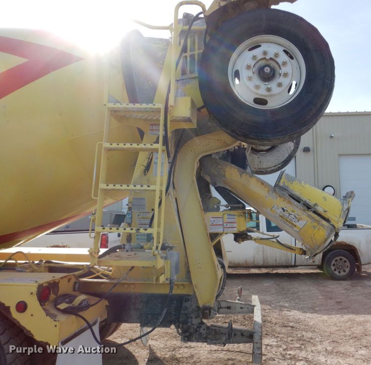 image for item GW9468 2004 Kenworth W900 ready mix truck