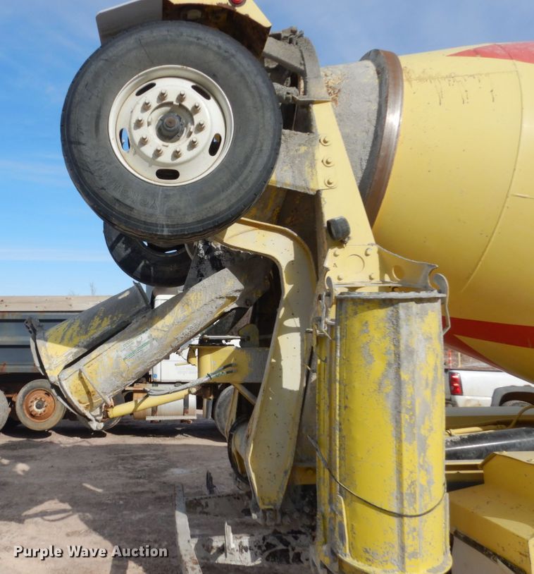 image for item GW9468 2004 Kenworth W900 ready mix truck