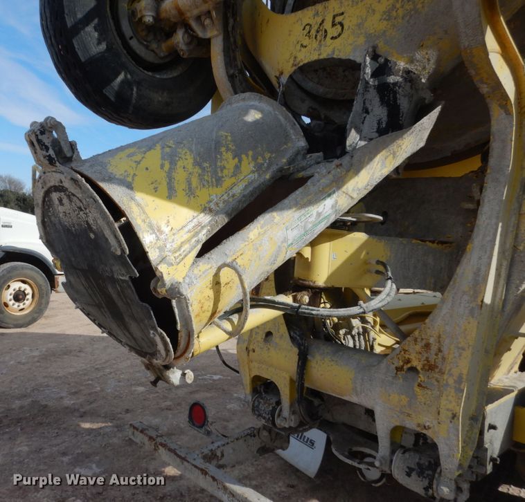 image for item GW9468 2004 Kenworth W900 ready mix truck