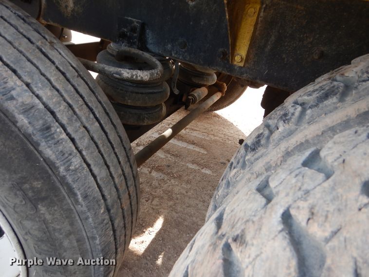 image for item GW9468 2004 Kenworth W900 ready mix truck