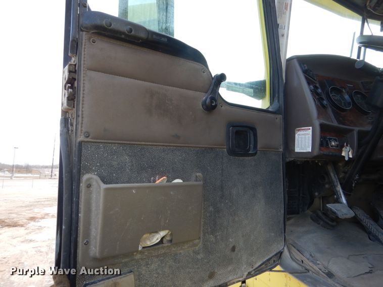 image for item GW9468 2004 Kenworth W900 ready mix truck