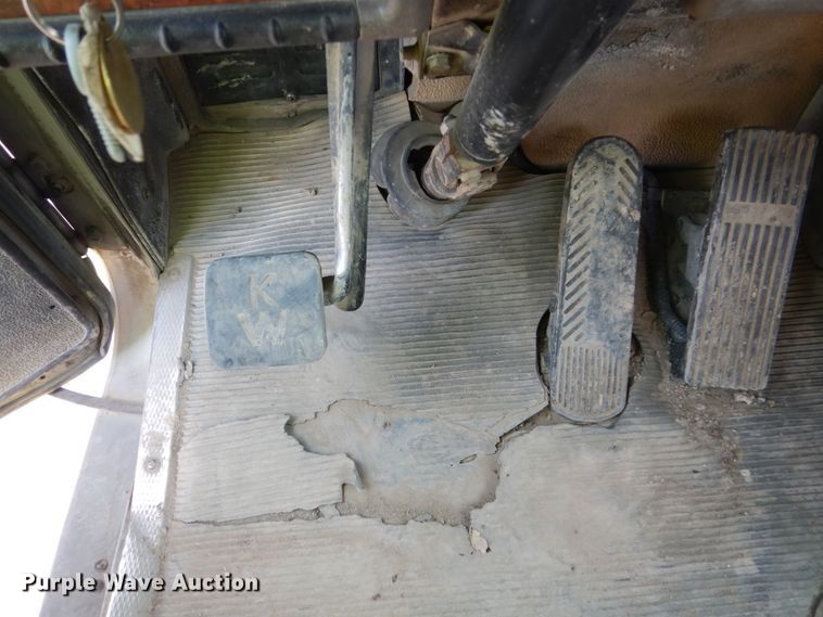 image for item GW9468 2004 Kenworth W900 ready mix truck