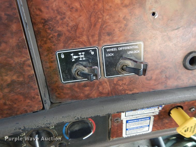 image for item GW9468 2004 Kenworth W900 ready mix truck