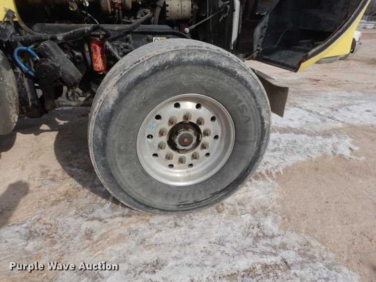 image for item GW9468 2004 Kenworth W900 ready mix truck