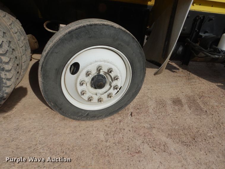 image for item GW9468 2004 Kenworth W900 ready mix truck