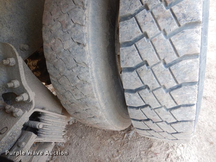 image for item GW9468 2004 Kenworth W900 ready mix truck