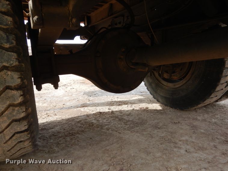 image for item GW9476 1986 Ford F800 dump truck