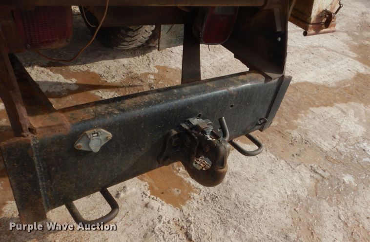 image for item GW9476 1986 Ford F800 dump truck