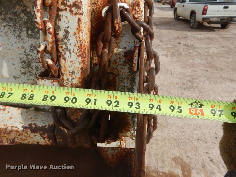 image for item GW9476 1986 Ford F800 dump truck