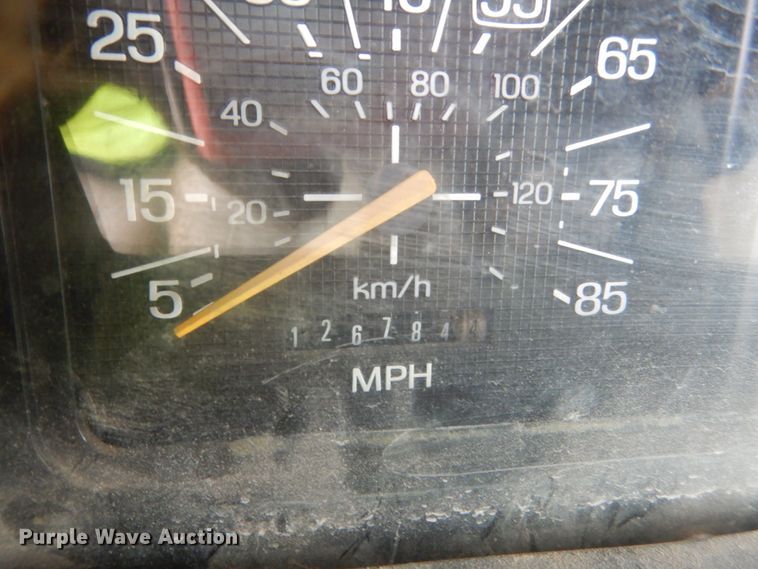 image for item GW9476 1986 Ford F800 dump truck