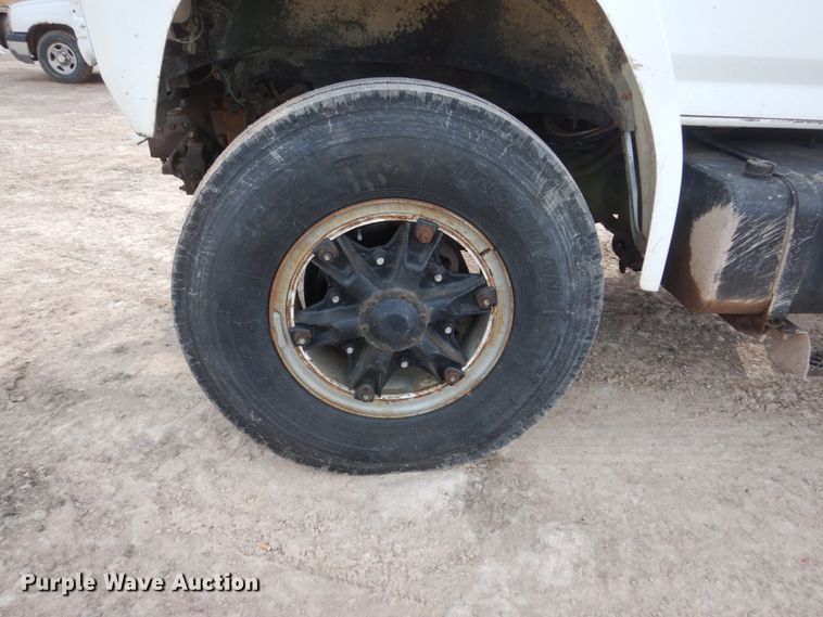 image for item GW9476 1986 Ford F800 dump truck