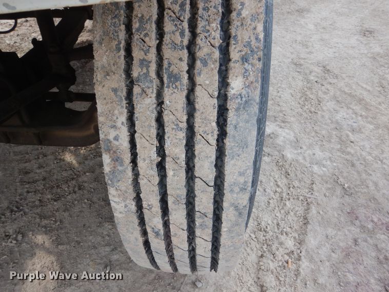 image for item GW9476 1986 Ford F800 dump truck