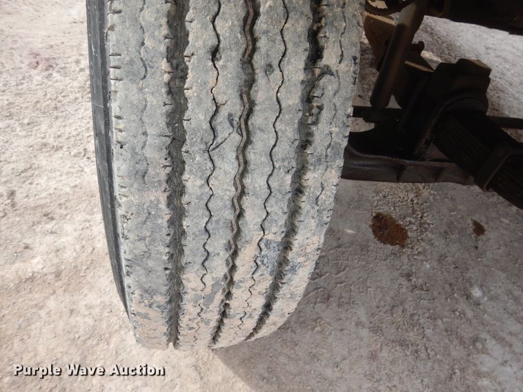 image for item GW9476 1986 Ford F800 dump truck