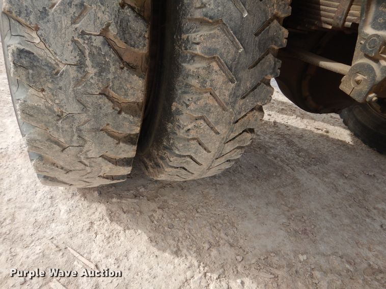 image for item GW9476 1986 Ford F800 dump truck