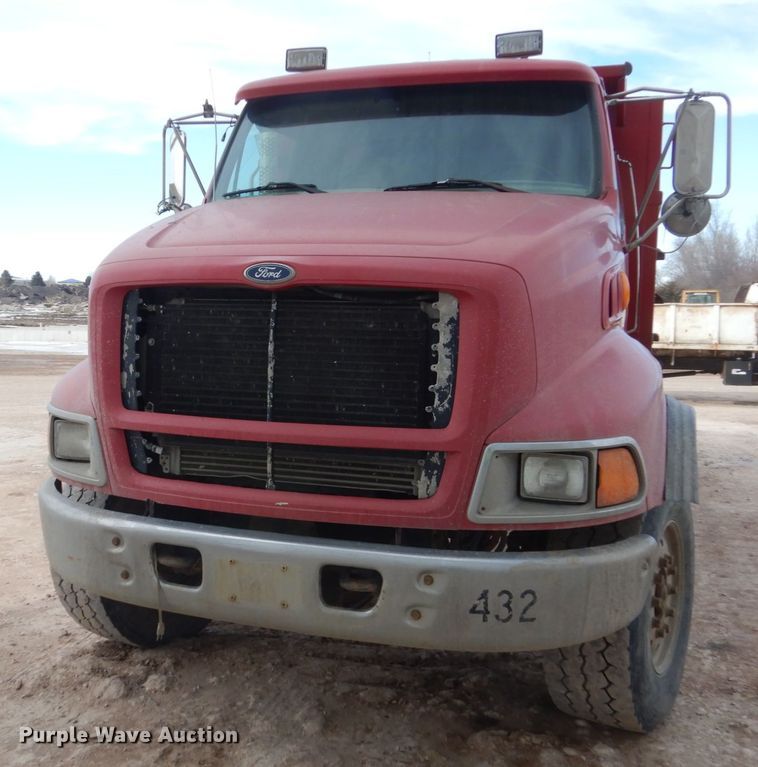 image for item GW9477 1998 Ford LNT8000 dump truck