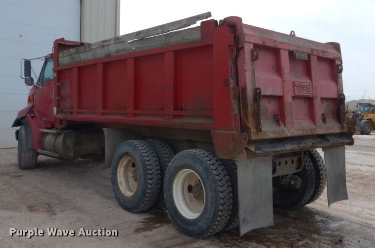 image for item GW9477 1998 Ford LNT8000 dump truck