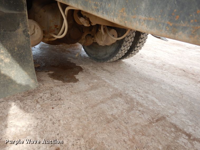 image for item GW9477 1998 Ford LNT8000 dump truck