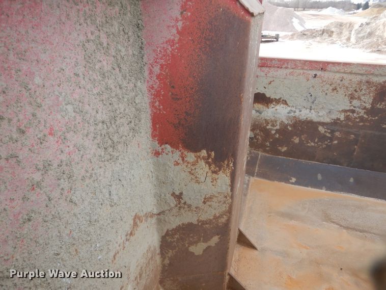 image for item GW9477 1998 Ford LNT8000 dump truck