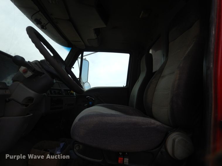 image for item GW9477 1998 Ford LNT8000 dump truck