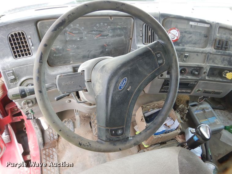 image for item GW9477 1998 Ford LNT8000 dump truck