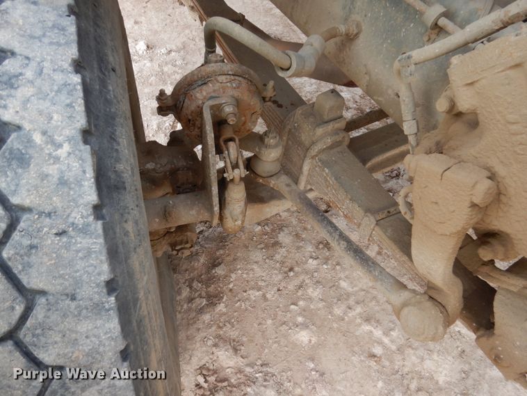 image for item GW9477 1998 Ford LNT8000 dump truck