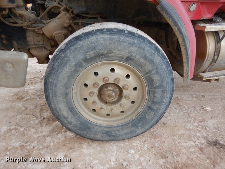 image for item GW9477 1998 Ford LNT8000 dump truck