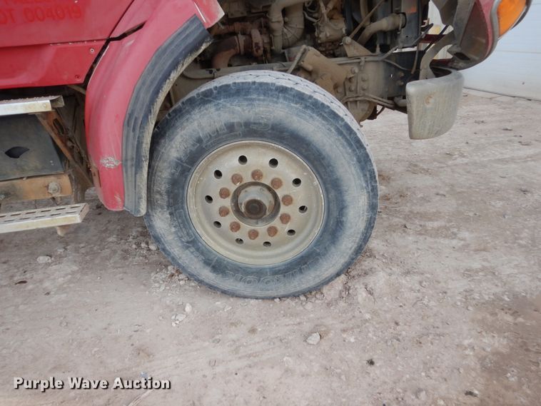 image for item GW9477 1998 Ford LNT8000 dump truck