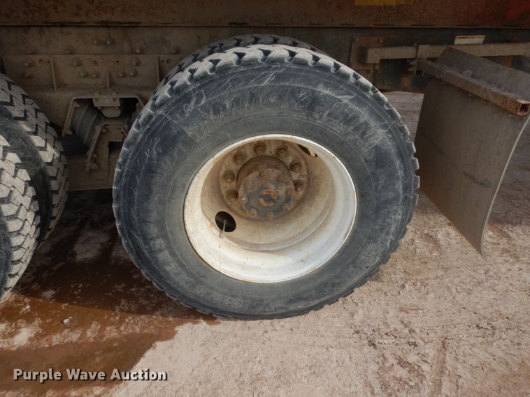 image for item GW9477 1998 Ford LNT8000 dump truck