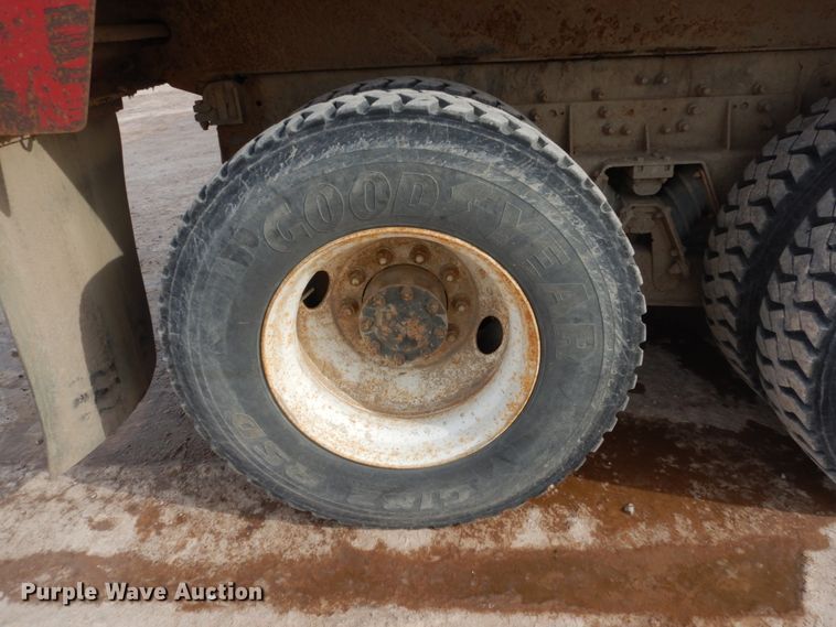 image for item GW9477 1998 Ford LNT8000 dump truck