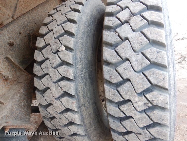 image for item GW9477 1998 Ford LNT8000 dump truck