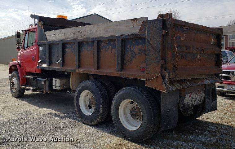 image for item L1432 1996 Freightliner FL106 dump truck