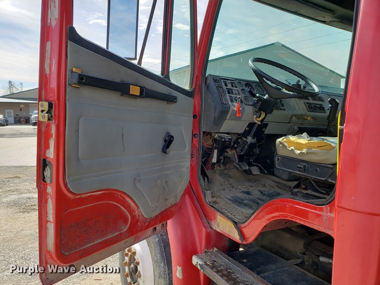 image for item L1432 1996 Freightliner FL106 dump truck