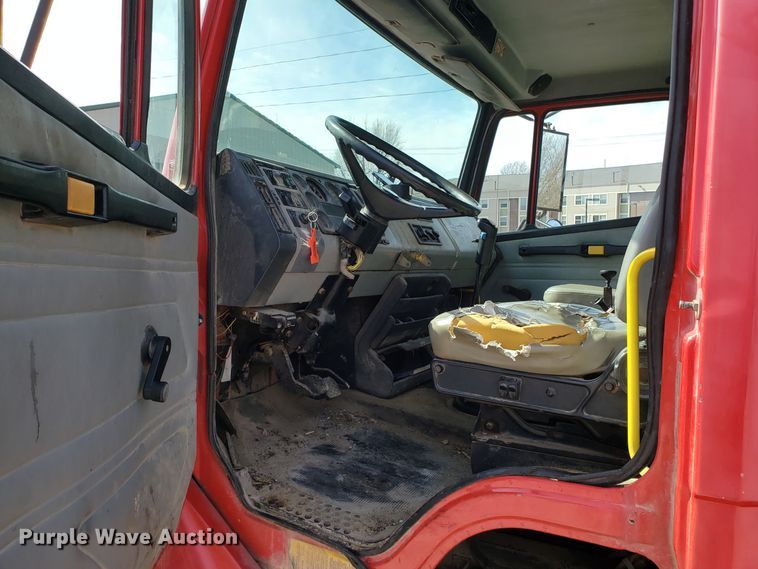 image for item L1432 1996 Freightliner FL106 dump truck